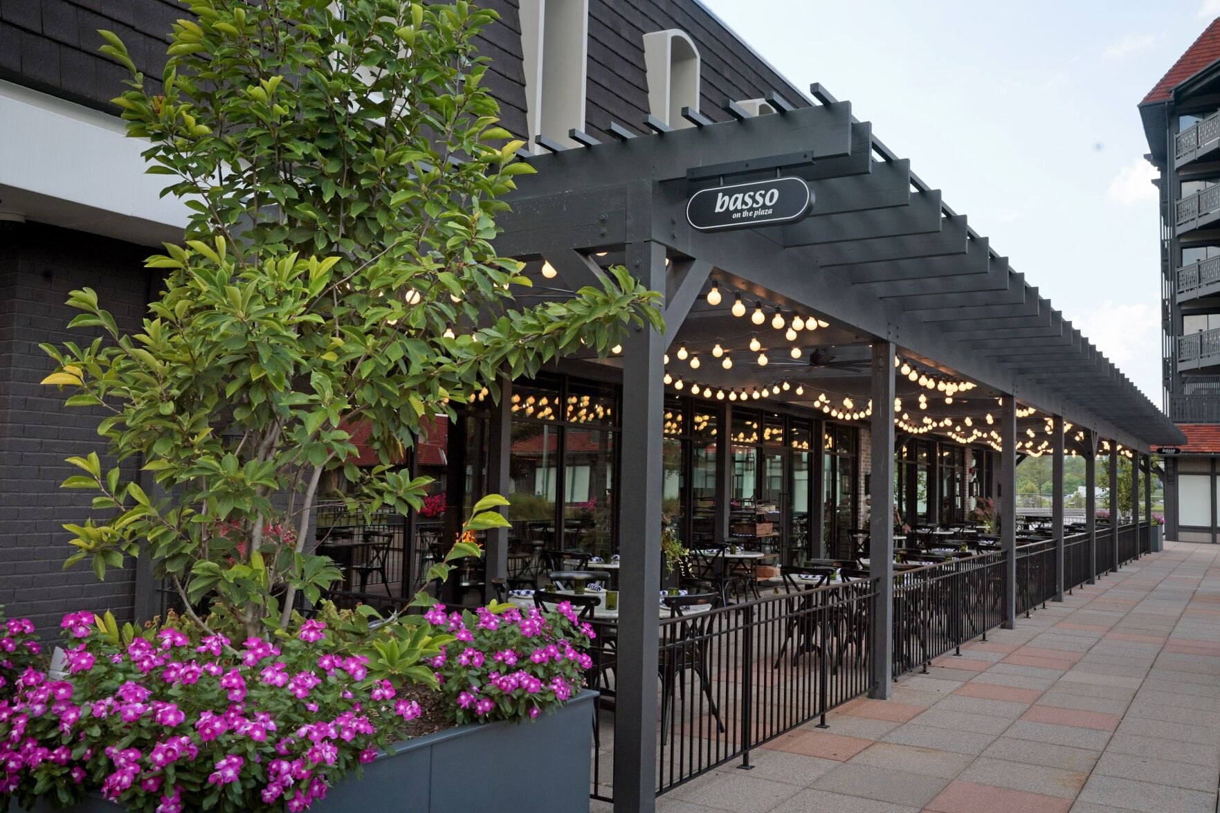 Review: Basso on the Plaza